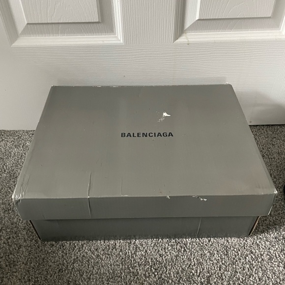 Worn a few times only noticeable on sole.Mens EUR 45, Mens US 11. Send offers - Picture 7 of 8